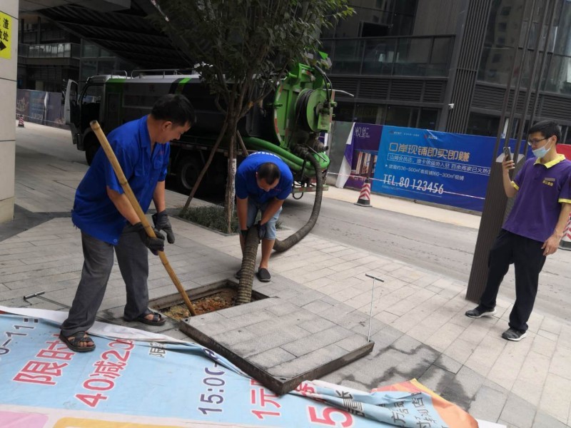 ���۳�����