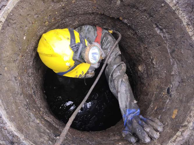 �ܵ�����